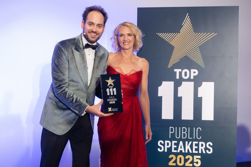 Übergabe der Auszeichnung auf der Award Gala 2025