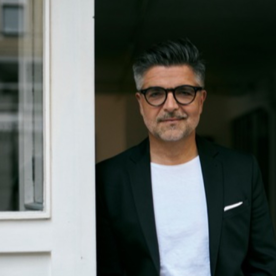 Portrait von Stefan Suchanek